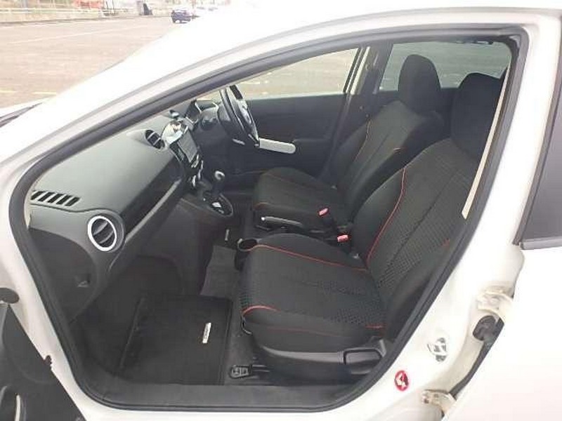 2013 Mazda Demio