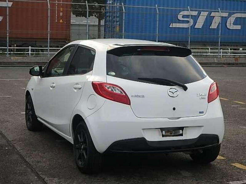 2013 Mazda Demio