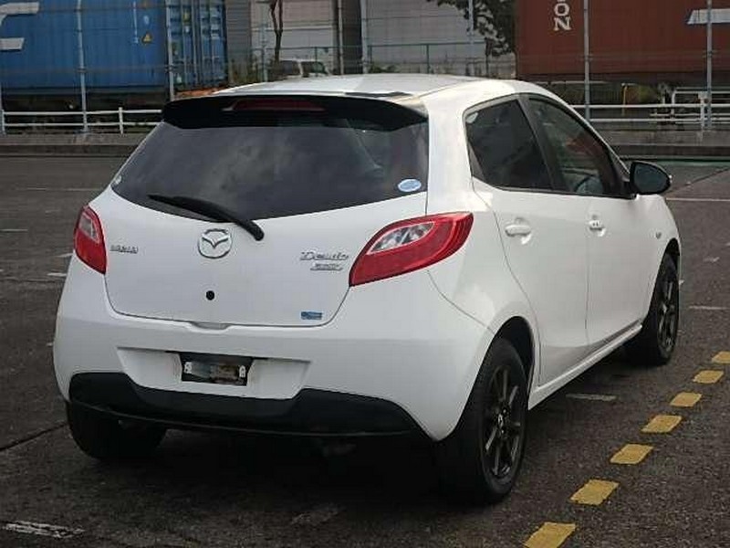 2013 Mazda Demio