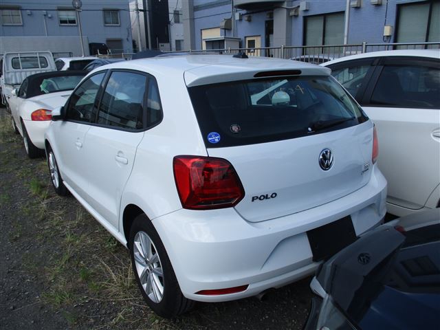 VOLKSWAGEN POLO