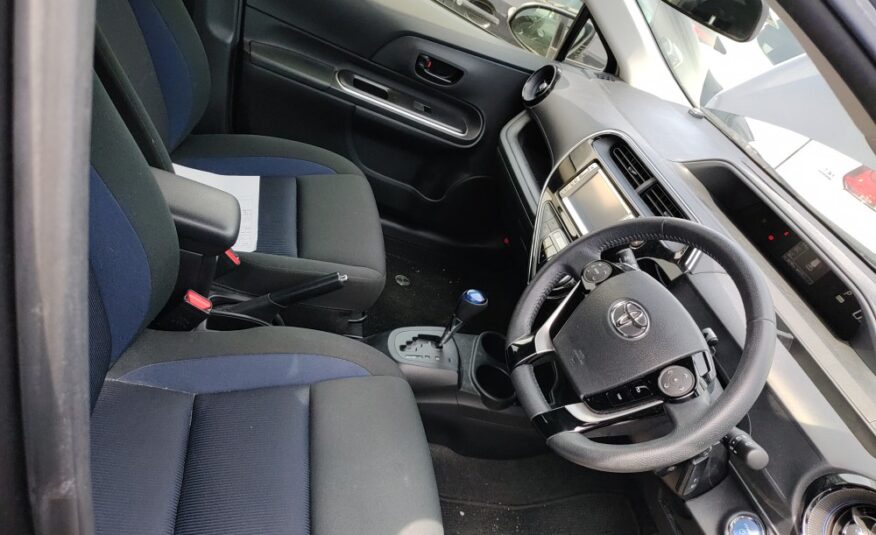 TOYOTA AQUA HYBRID