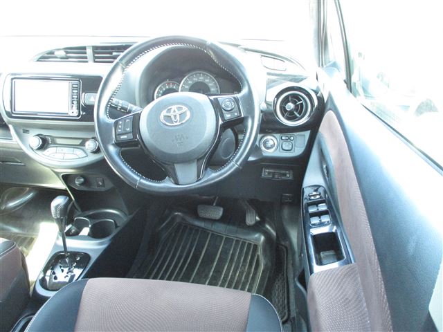 TOYOTA VITZ