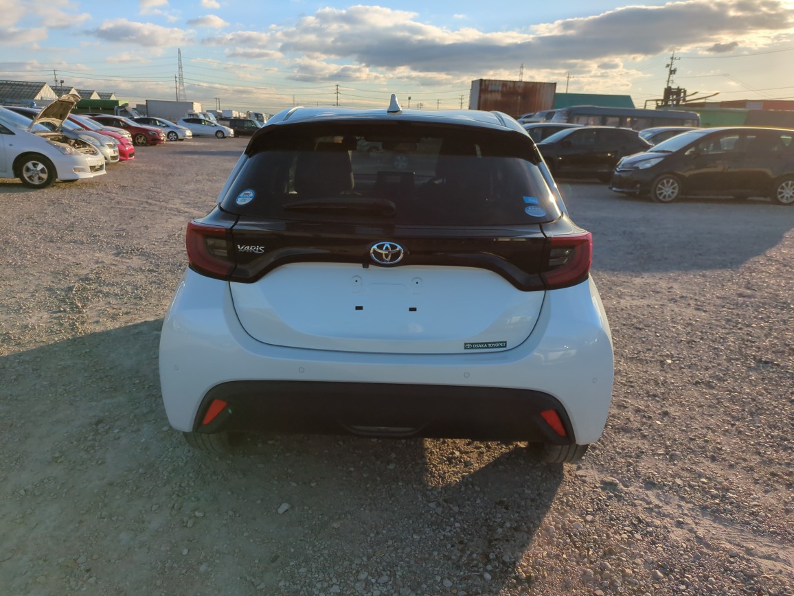TOYOTA YARIS