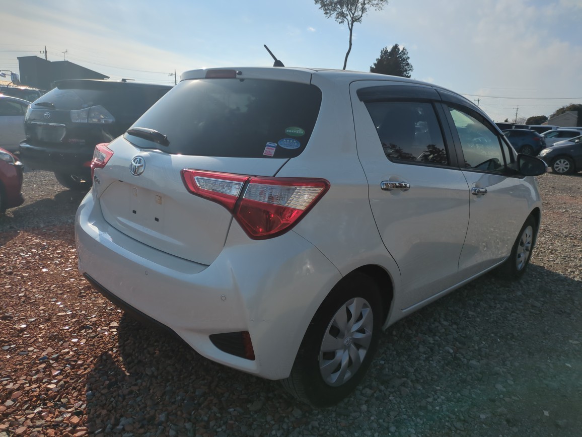 TOYOTA VITZ