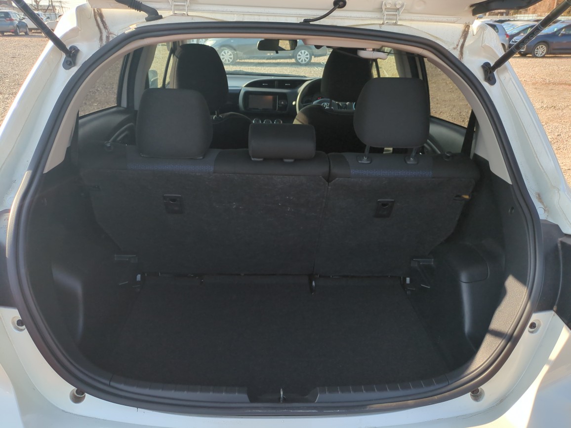 TOYOTA VITZ