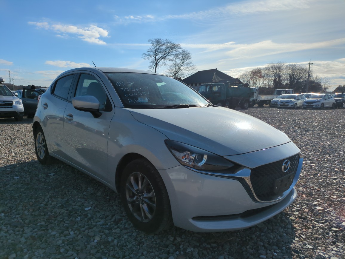 MAZDA2