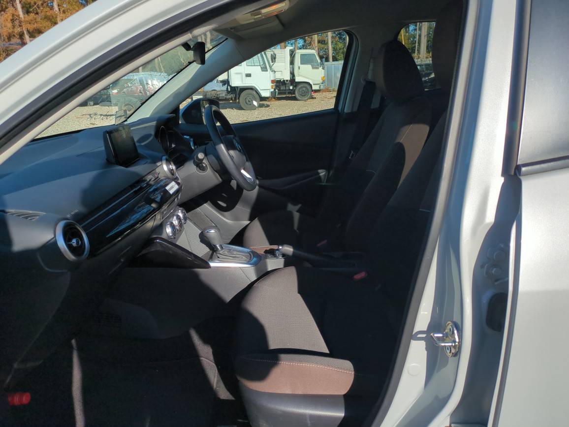 MAZDA2