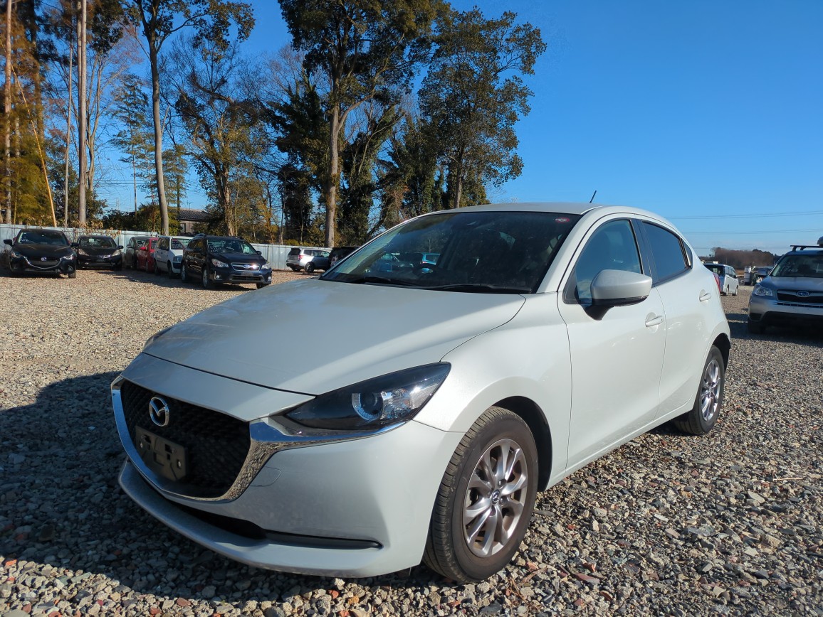 MAZDA2