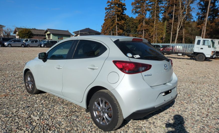 MAZDA2