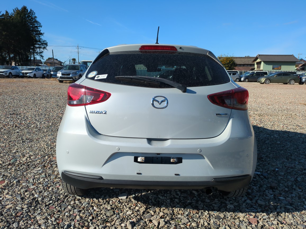 MAZDA2