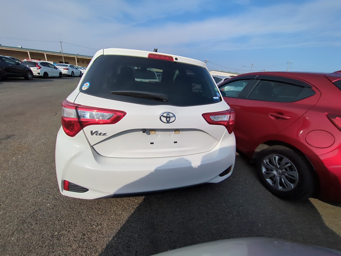 TOYOTA VITZ