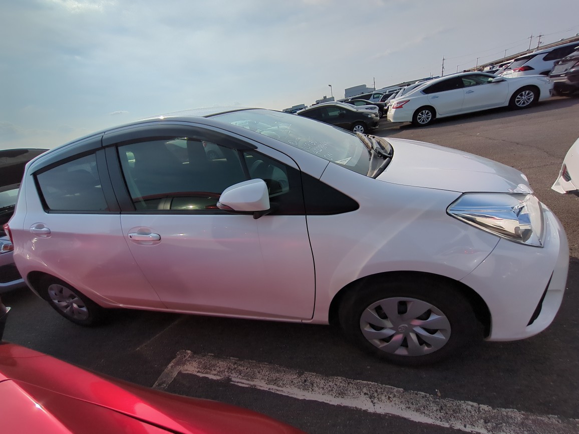 TOYOTA VITZ