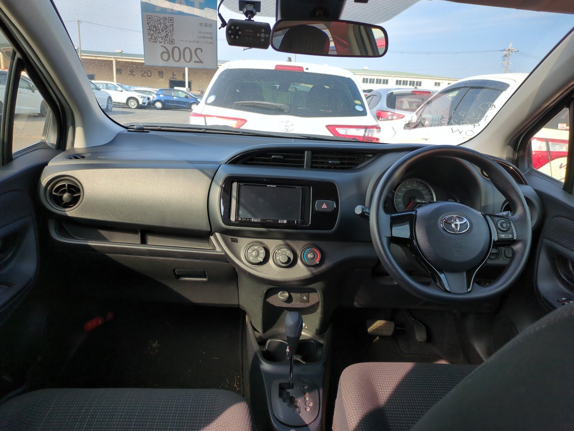 TOYOTA VITZ