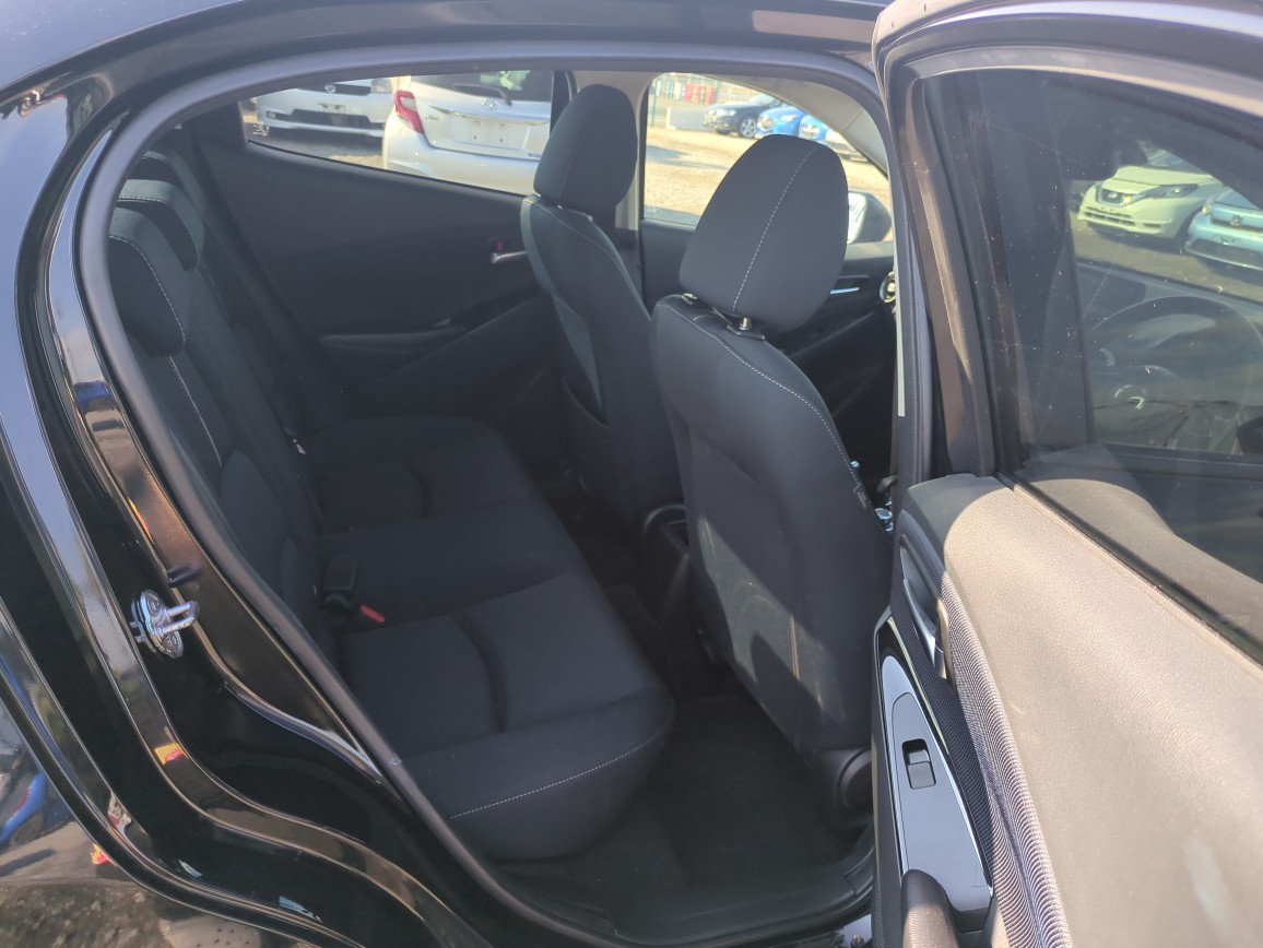 MAZDA2