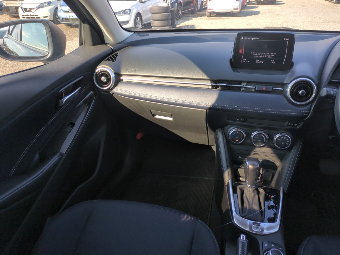 MAZDA2