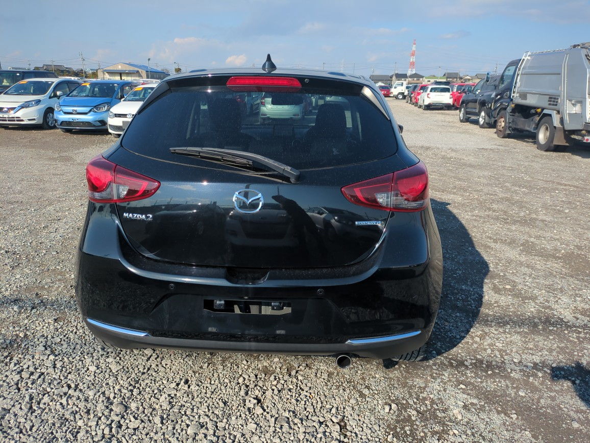 MAZDA2