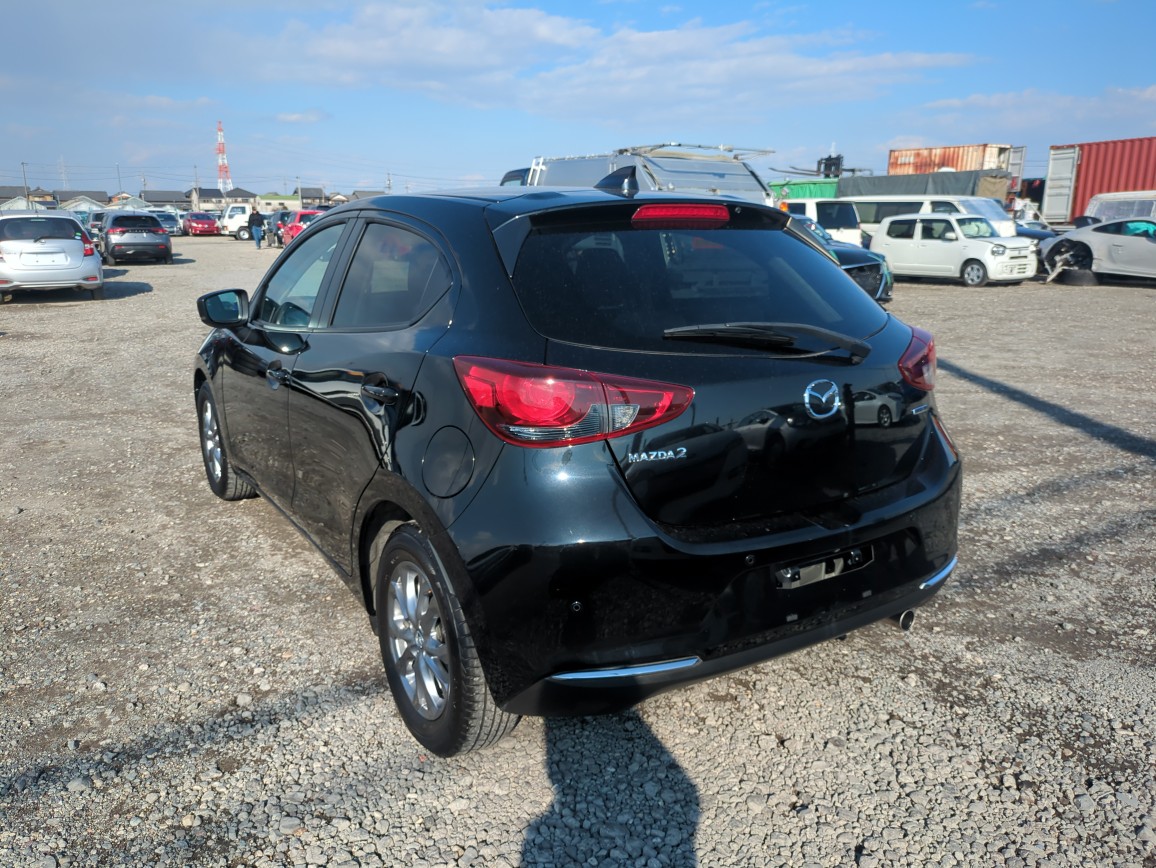 MAZDA2
