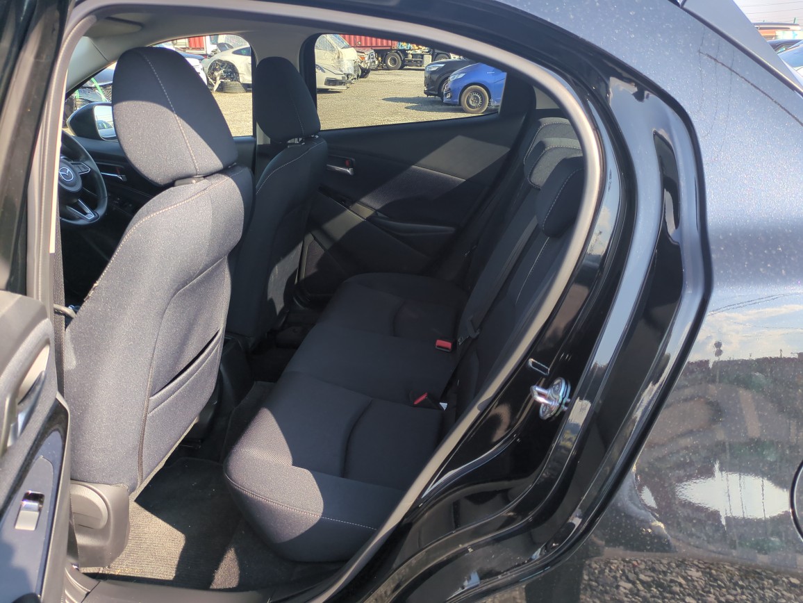 MAZDA2