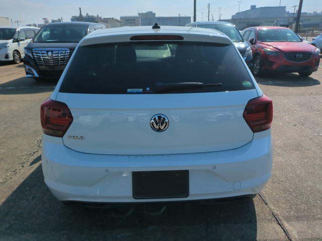 VOLKSWAGEN POLO
